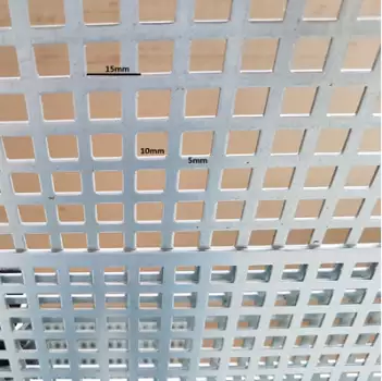 Quadratlochblech Qg 10-15 aus Aluminium im Zuschnitt für Architekturprojekte